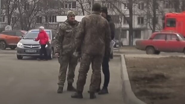 Главное за 11 февраля: беженцы из Африки в Украине, отмена пенсий, мобилизация блогеров и приход ТЦК к школьникам