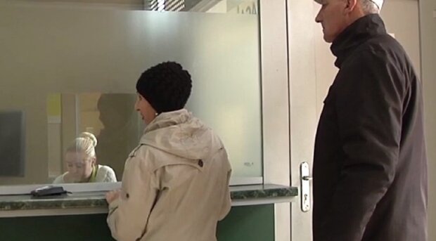 Соцвыплаты сократят, а суммы пересмотрят: нардеп рассказал об изменениях для украинцев