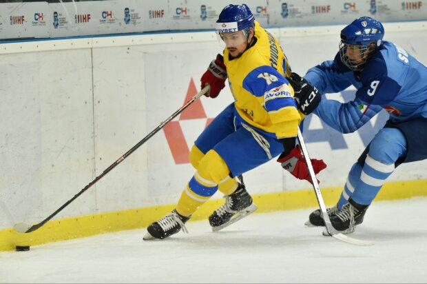 Майже 2 млн на хокейні ключки: комунальники Херсону по-своєму готуються до опалювального сезону