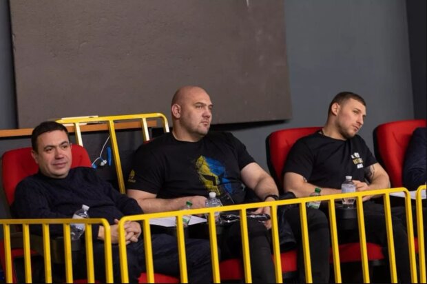 СМИ показали жизнь главы Днепропетровской ОВА Сергея Лысака: дружба с авторитетами, поддержка подсанкционного бизнеса и ценные авто вне декларации