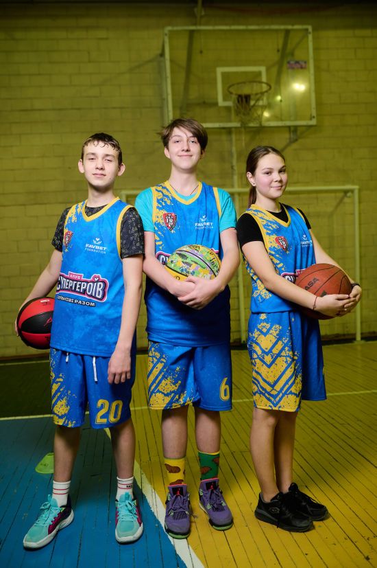 Favbet Foundation організував безкоштовні дитячі секції з футболу та баскетболу в Києві