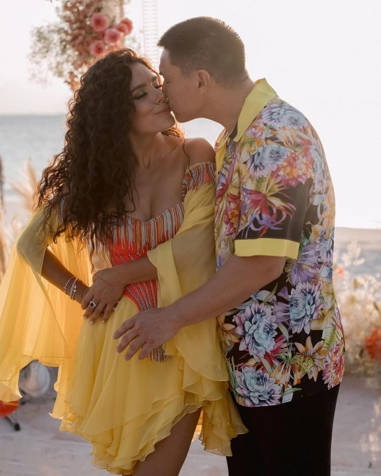 Иванна Онуфрийчук восхитила фото со своей роскошной свадьбы на Мальдивах с мужем-иностранцем