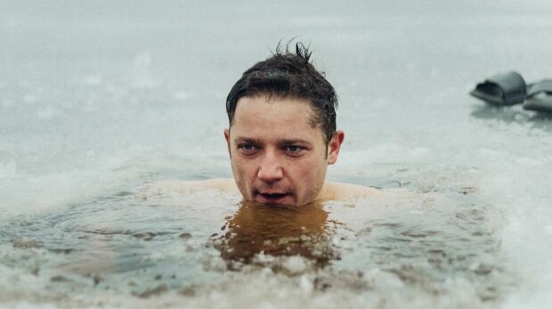 В Украине неожиданно скончался блогер-миллионник: тренировка в бассейне обернулась трагедией