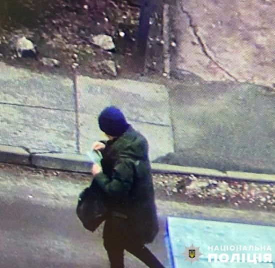 У Києві чоловік просто з кабінету лікарні викрав 10 тисяч гривень, які медсестра зібрала дитині на операцію (фото)