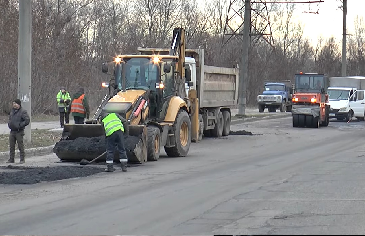 Обмеження руху транспорту у Львові: де вели тривалу заборону на проїзд