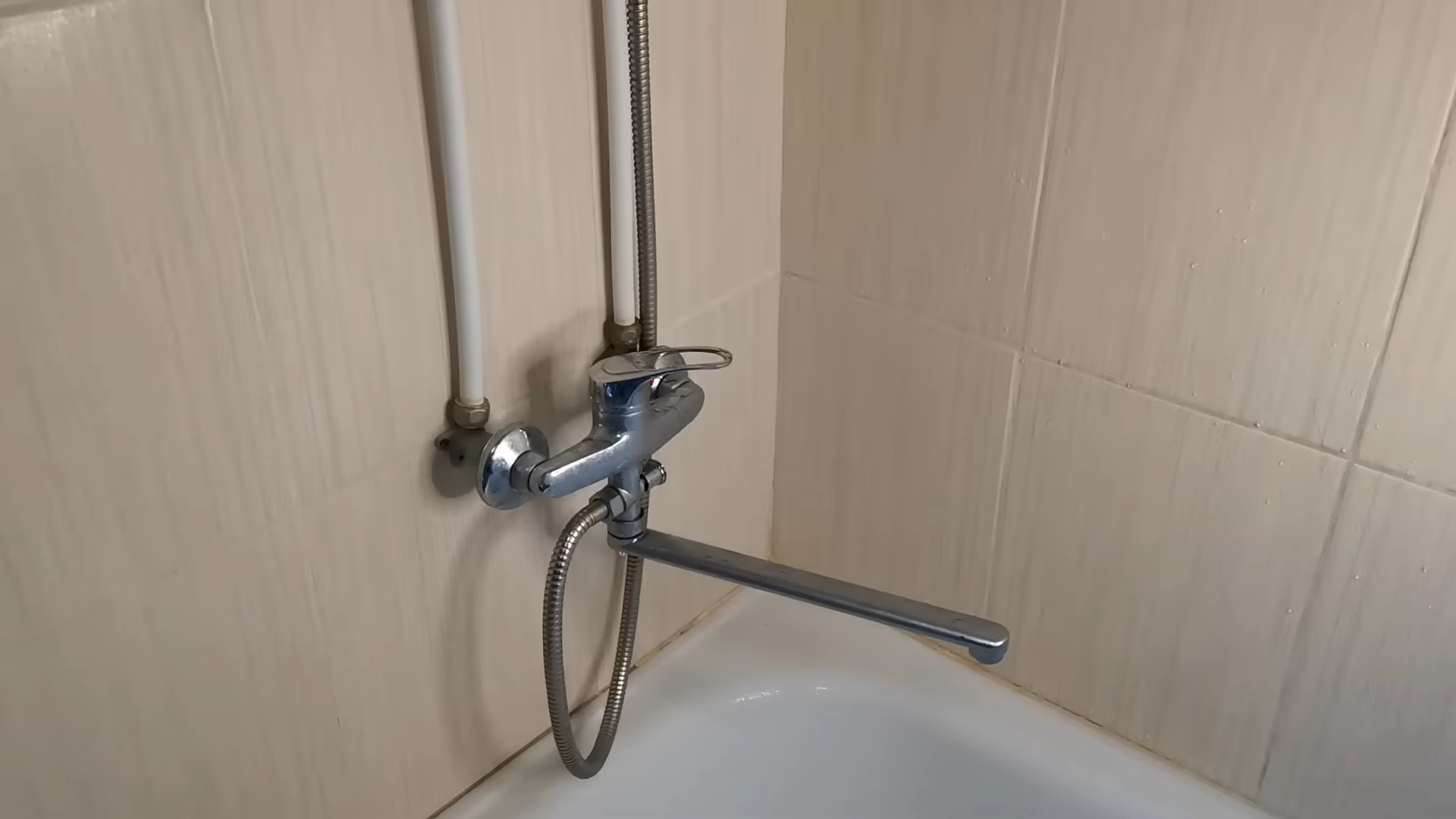 Графіки відключення води в листопаді у Харкові: хто і на який час залишиться без постачання