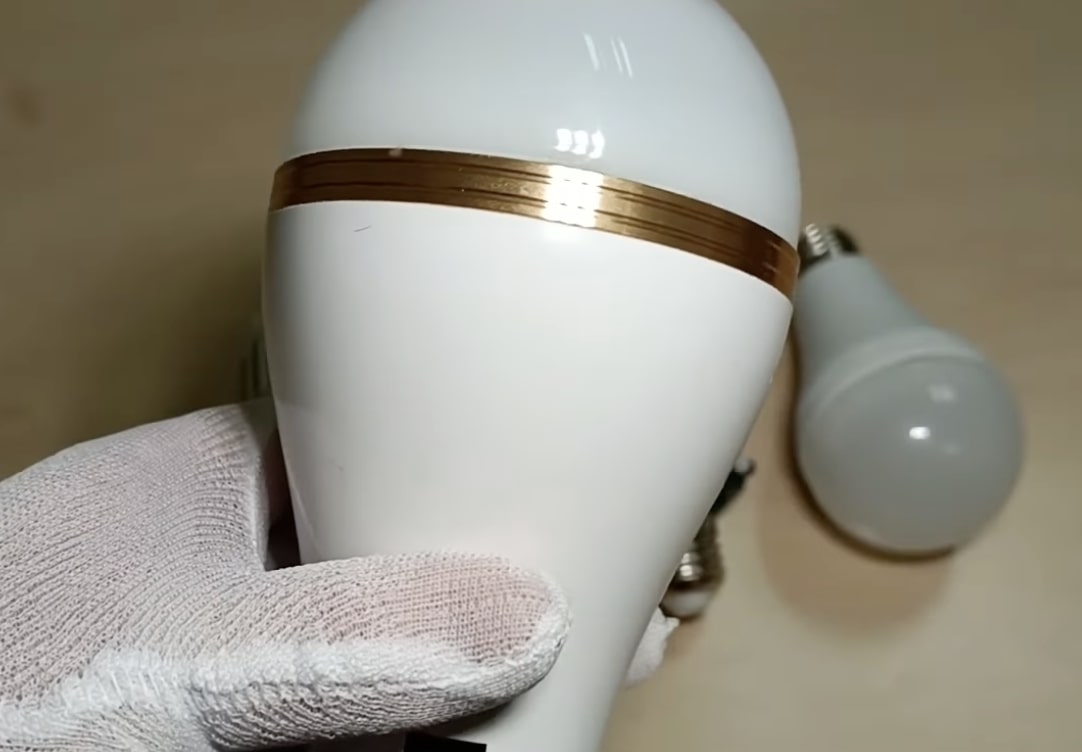 Графік відключення світла в Одеській області на 17 листопада: де весь день не буде електрики