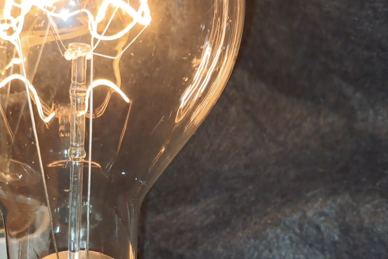 Графік відключення світла в Кіровоградській області на 20 листопада: кому доведеться терпіти обмеження багато годин