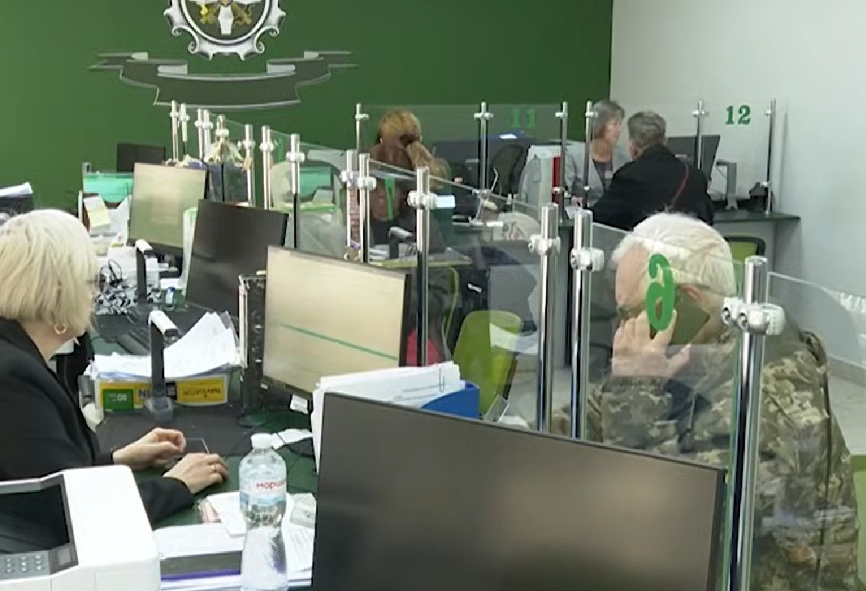 Грошова допомога для ВПО у Дніпропетровській області: хто з переселенців і як може оформити 