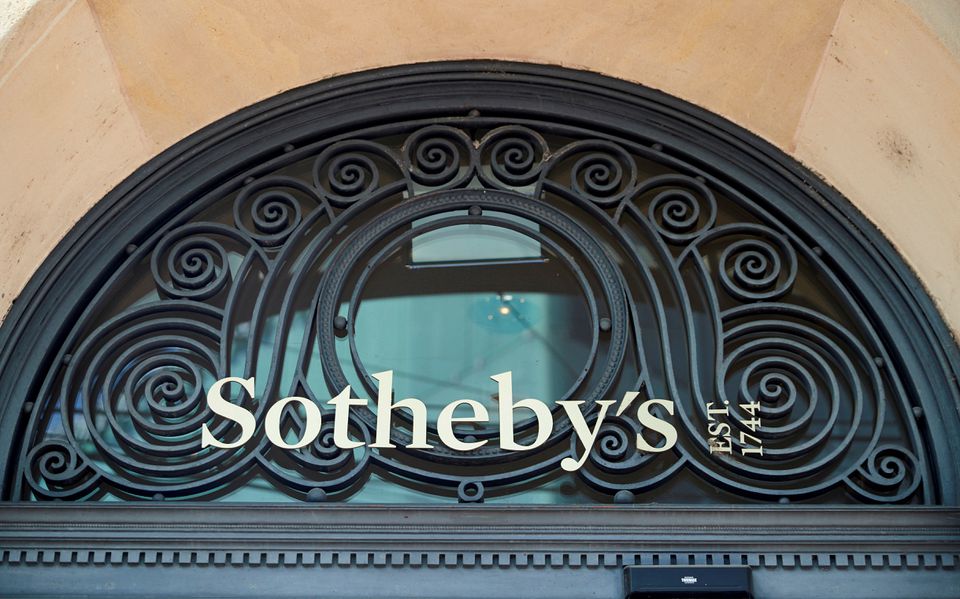 Sotheby’s уперше продасть картину за криптовалюту: це буде робота Бенксі