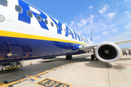 В Ryanair предупредили пассажиров о временной отмене почти 20 рейсов из Украины: список